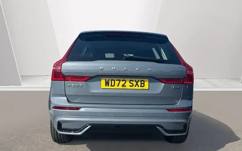 Used Volvo XC60 Plus 197 HP (144 kW) 2022 Grey SUV