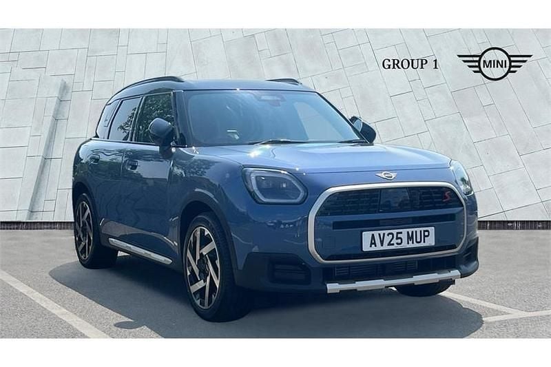 Blue New 2025 Mini Countryman Exclusive SUV | £38,395 (Fair price) - Image 1/4