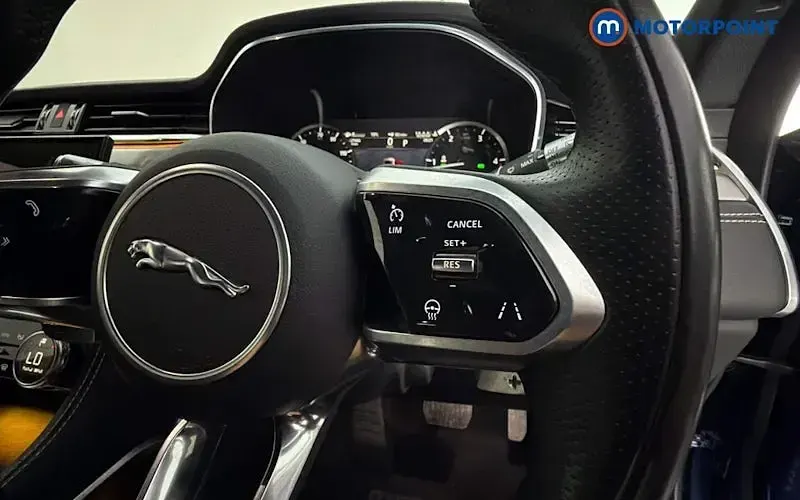Used Jaguar F-Pace R-Dynamic 204 HP (150 kW) 2022 Blue SUV