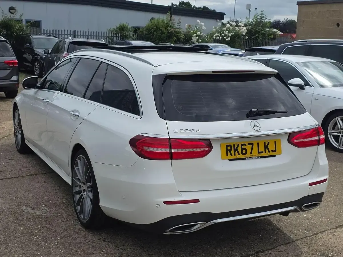 Used Mercedes E220 AMG line 2017 White Estate