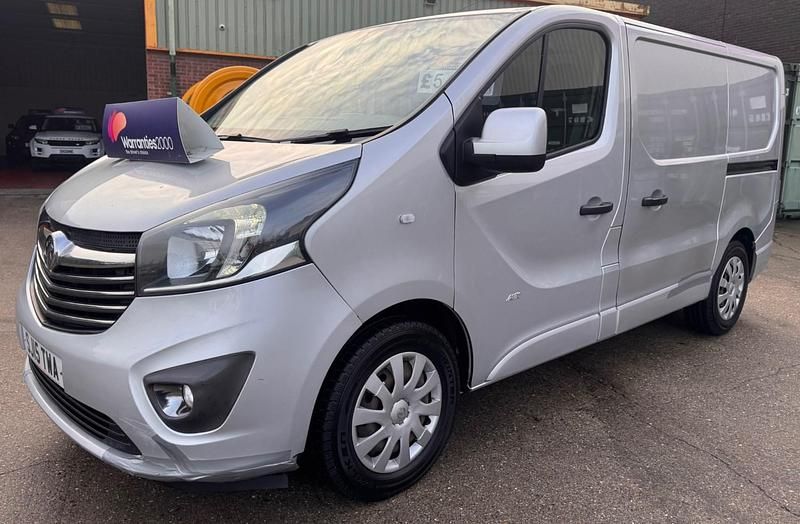 Used Vauxhall Vivaro Sportive 140 HP (102 kW) 2015 Grey MPV