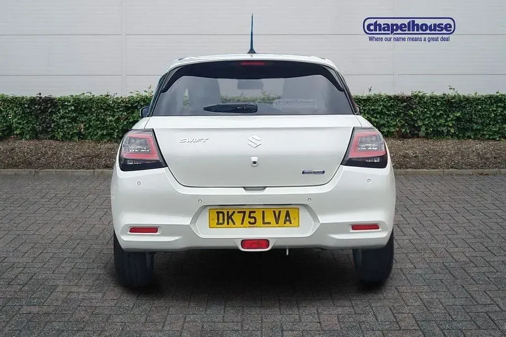 Used Suzuki Swift 82 HP (60 kW) 2025 White Hatchback