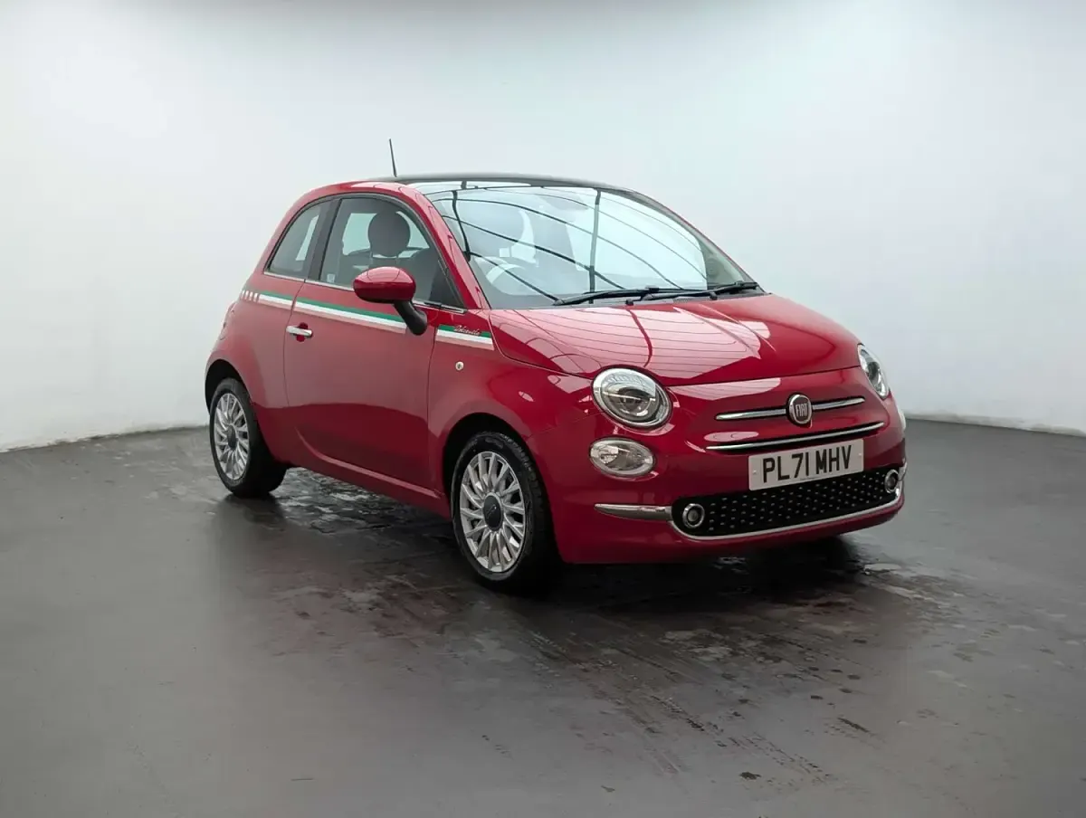 Used Fiat 500 Dolcevita 70 HP (51 kW) 2021 Red Hatchback