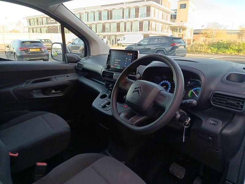 Usado Citroën e-Berlingo 100 kW (136 HP) 2024 Branco Monovolume