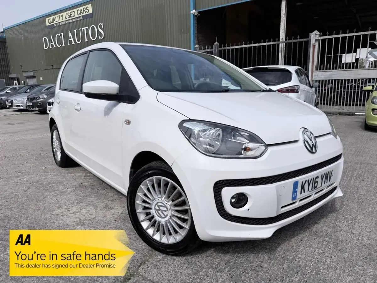 Begagnad VW up! high up! 2016 Vit Halvkombi
