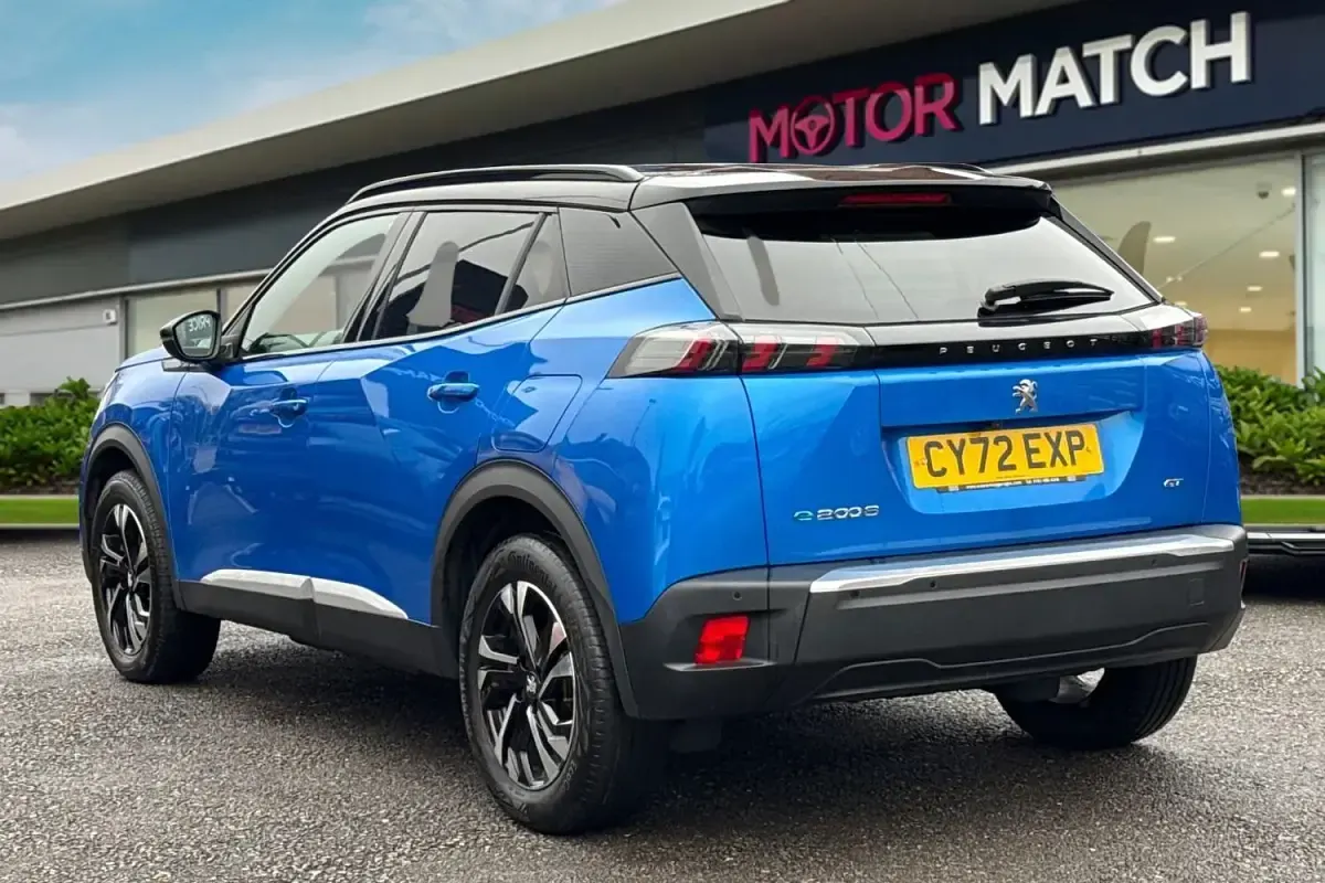 Second-hand Peugeot e-2008 GT 50 kW (68 CP) 2023 Albastru SUV