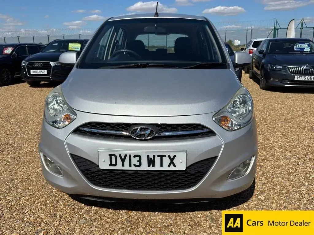 Used Hyundai i10 Active 85 HP (62 kW) 2013 Silver Hatchback