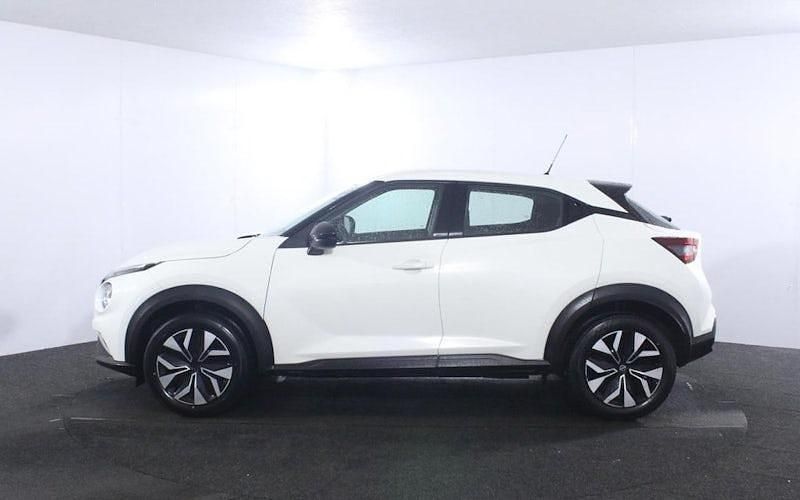 Used Nissan Juke Acenta 114 HP (83 kW) 2023 White SUV