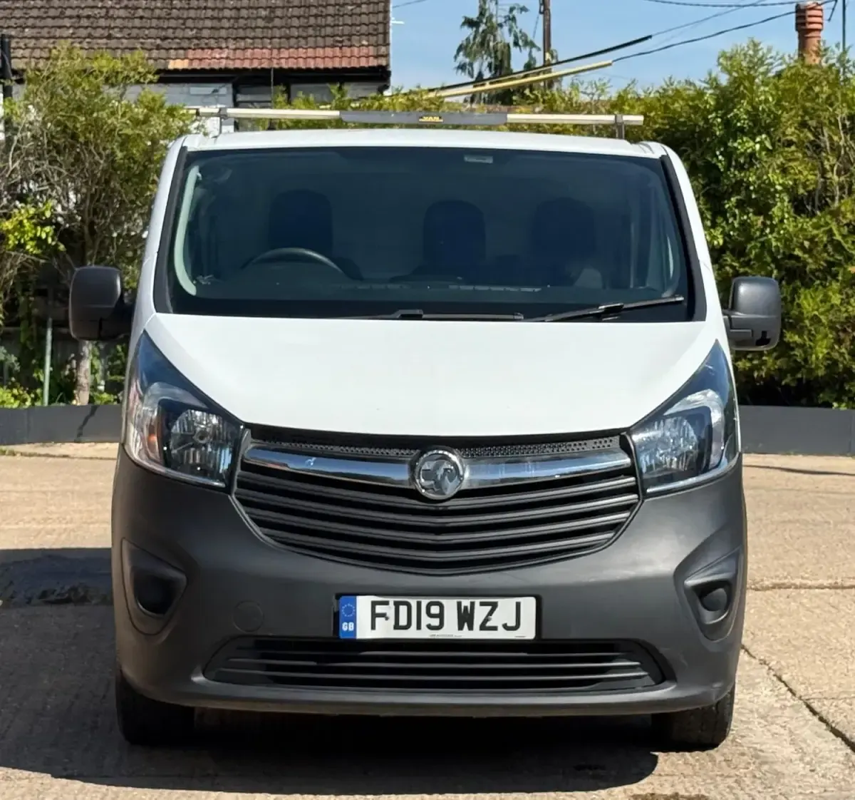 Used Vauxhall Vivaro S 95 HP (69 kW) 2019 White MPV