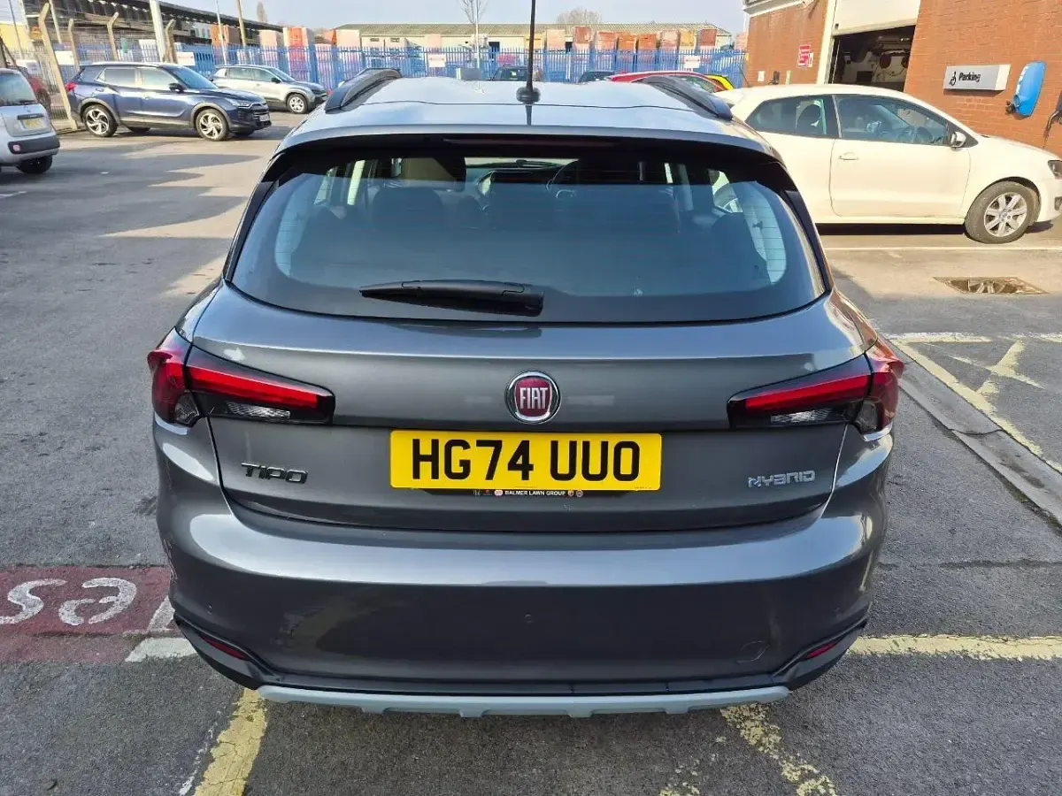 Used Fiat Tipo Cross 130 HP (95 kW) 2025 Grey Hatchback