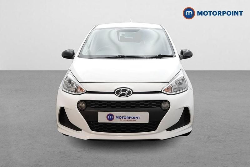 Used Hyundai i10 67 HP (49 kW) 2019 White Hatchback