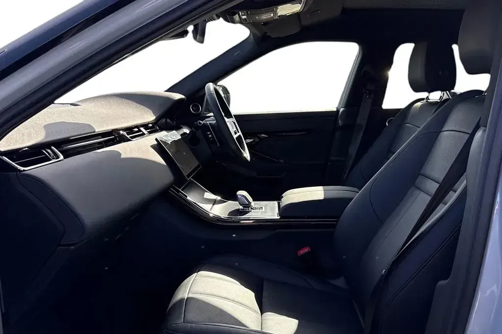 Begagnad Land Rover Range Rover evoque SE Dynamic 2025 Grå SUV