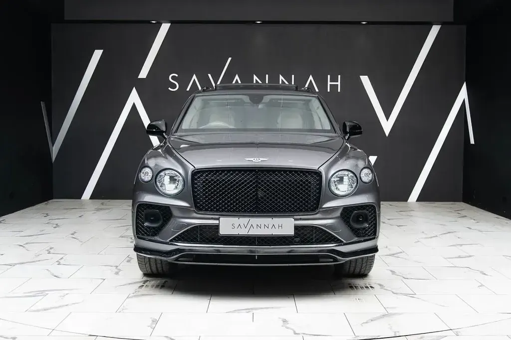 Used Bentley Bentayga 550 HP (404 kW) 2023 Grey SUV
