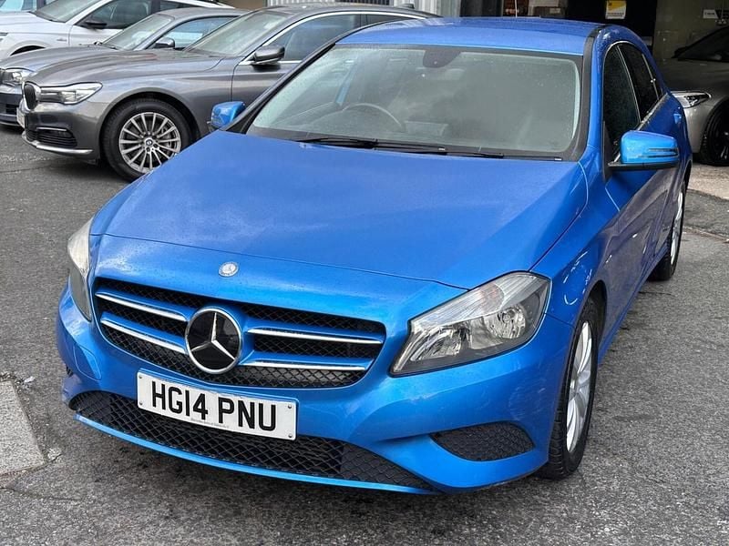 Used Mercedes A180 SE 122 HP (89 kW) 2014 Blue Hatchback