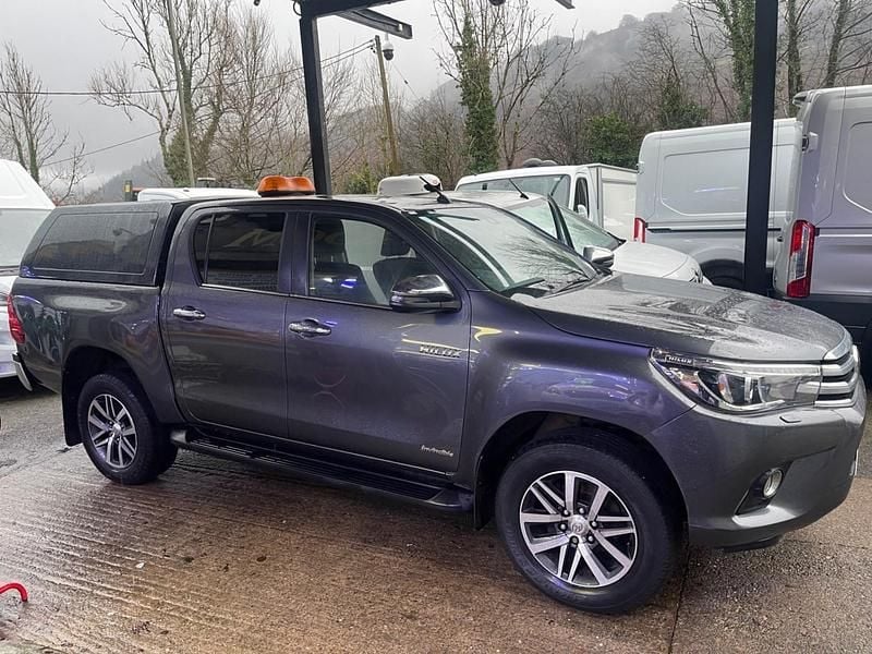Used Toyota HiLux 150 HP (110 kW) 2020 Grey Pickup