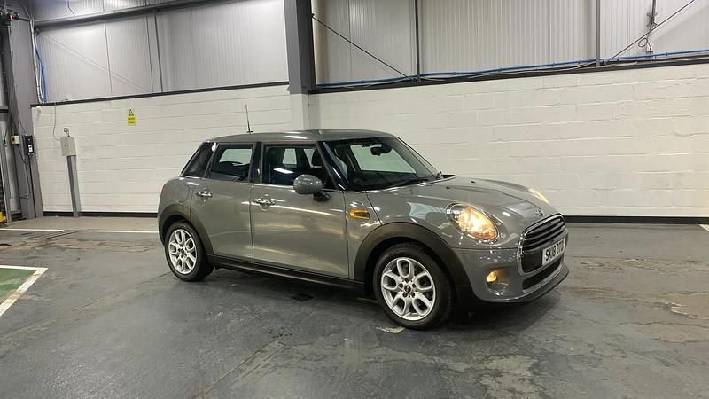Grey Used 2018 Mini Cooper Pepper Hatchback | £8,798 (Good price) - Image 1/4