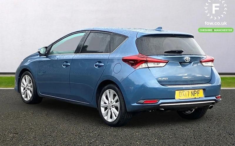 Used Toyota Auris 111 HP (81 kW) 2017 Blue Hatchback