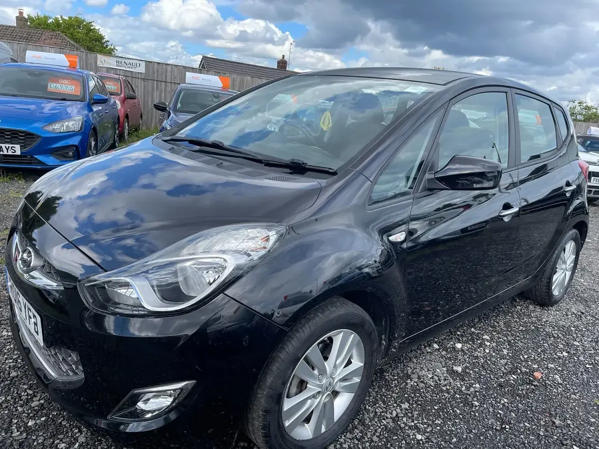 Used Hyundai ix20 Active 123 HP (90 kW) 2016 Black Hatchback