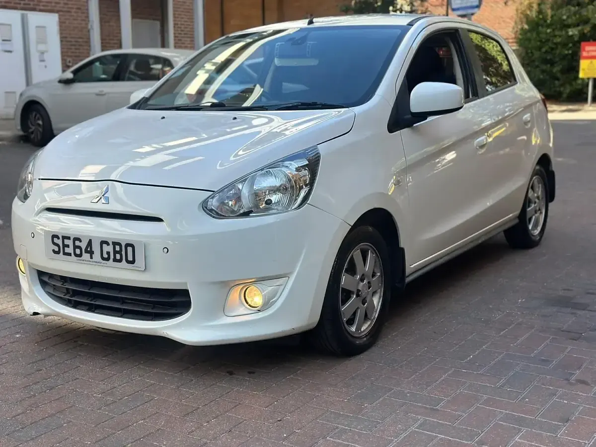Used Mitsubishi Mirage 79 HP (58 kW) 2015 White Hatchback