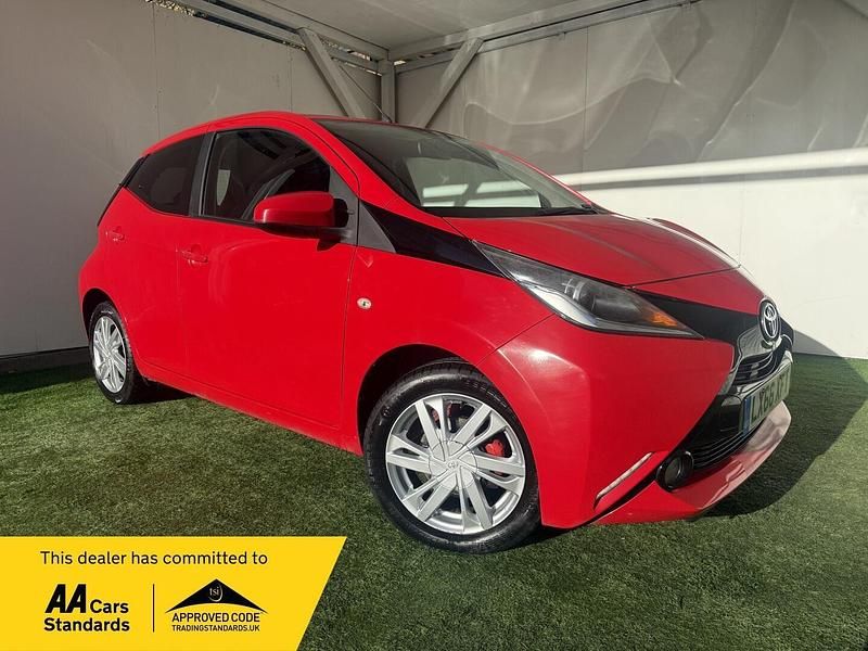 Red Used 2016 Toyota Aygo x-press Hatchback | £3,695 (Good price) - Image 1/4