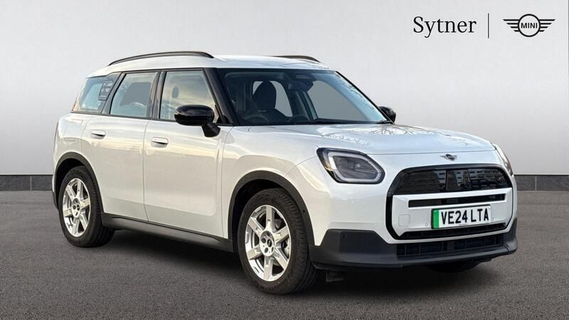 White Used 2024 Mini Countryman Classic SUV | £34,000 (Expensive) - Image 1/4