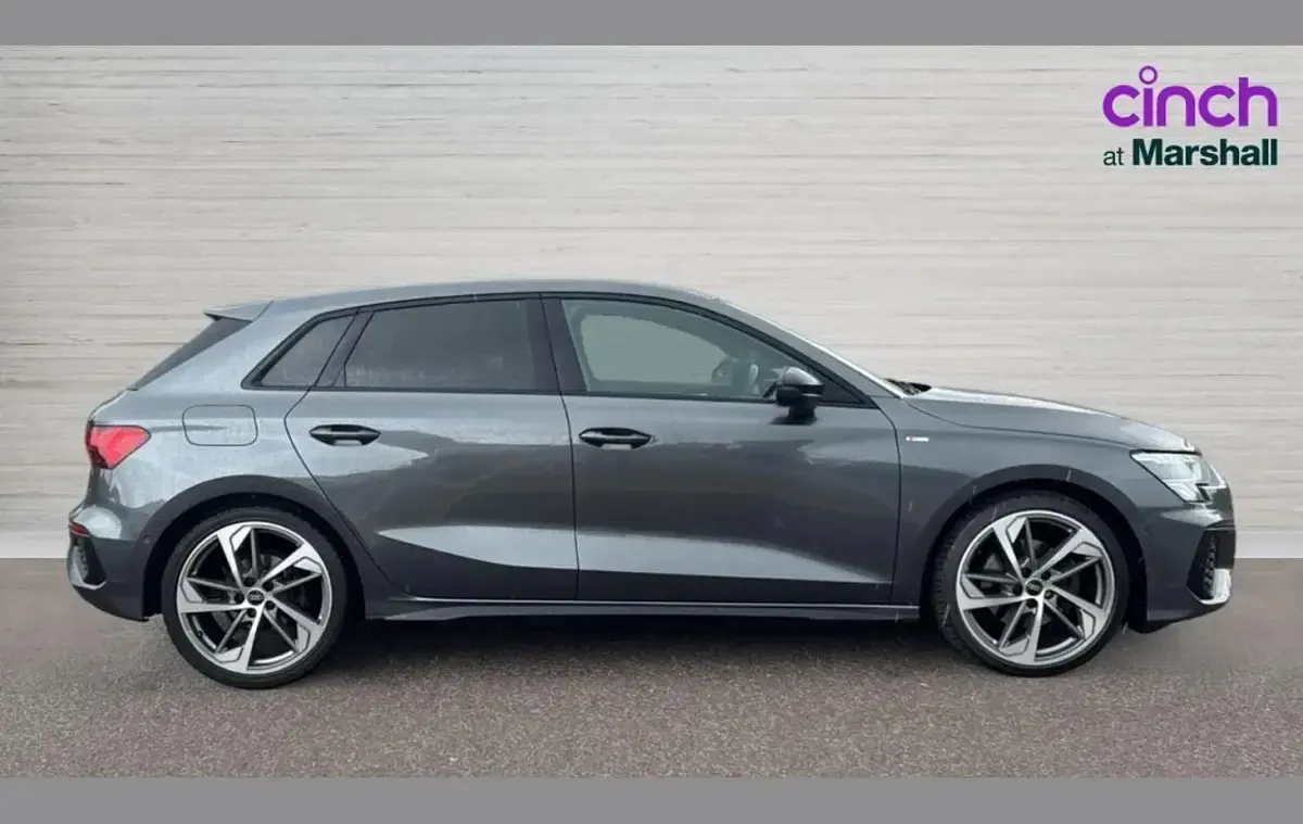 Używany Audi A3 Black Edition 150 KM (110 kW) 2023 Szary Sedan/Limuzyna