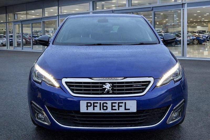 Used Peugeot 308 GT-line 120 HP (88 kW) 2016 Blue Hatchback