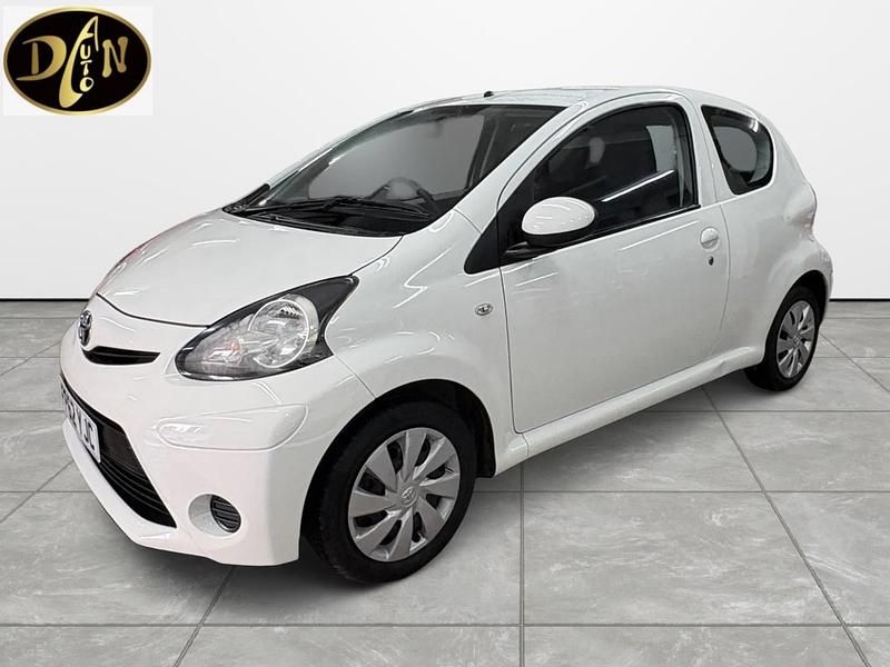 Used Toyota Aygo 2012 White Hatchback