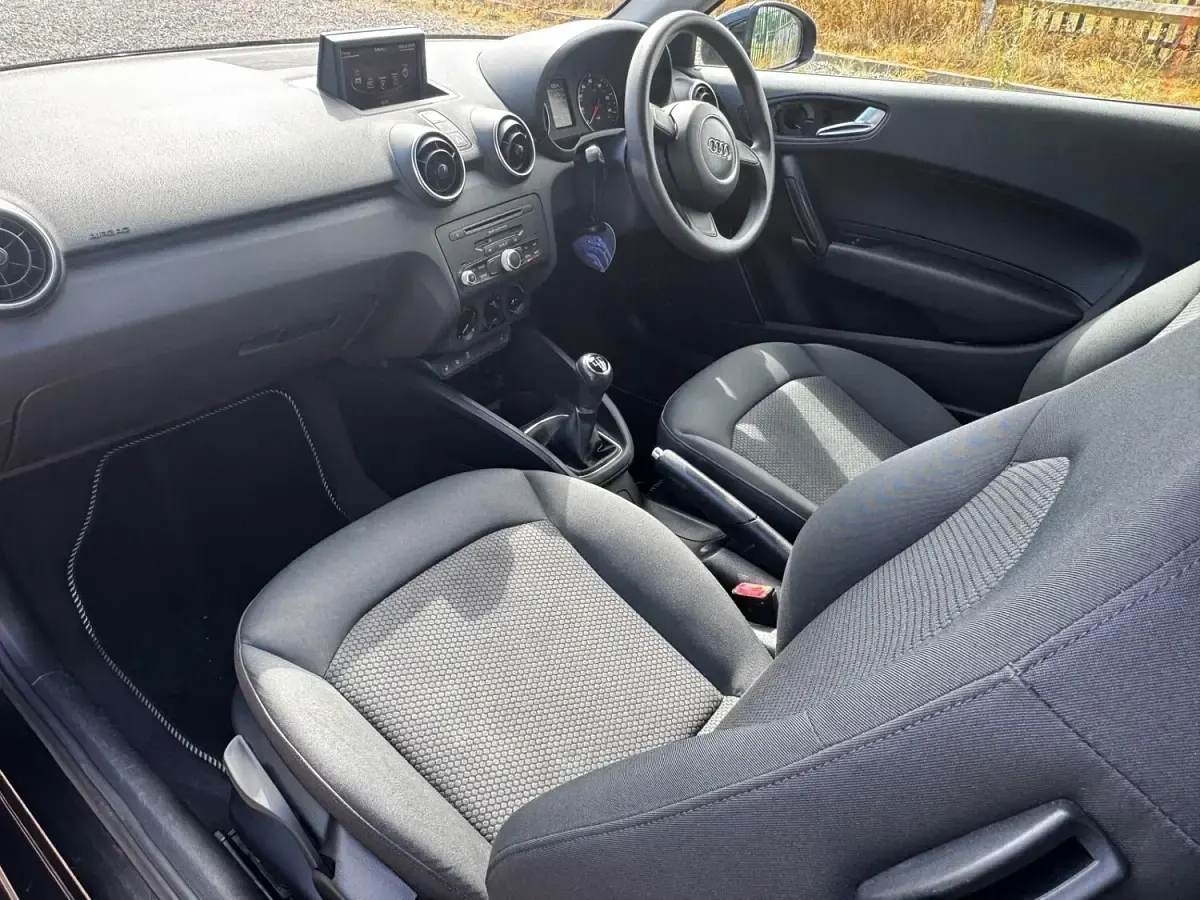 Used Audi A1 Business 86 HP (63 kW) 2011 Black Hatchback