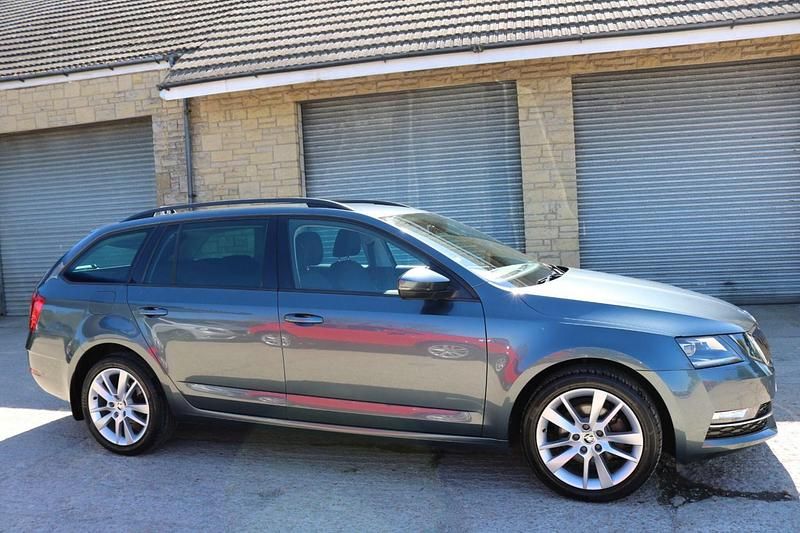 Używany Skoda Octavia SE L 150 KM (110 kW) 2019 Szary Kombi