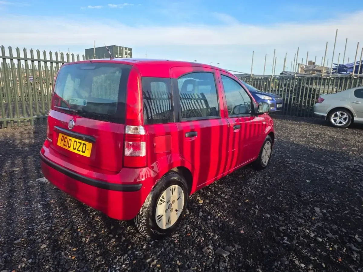 Käytetty Fiat Panda Active 2010 Punainen Viistoperä