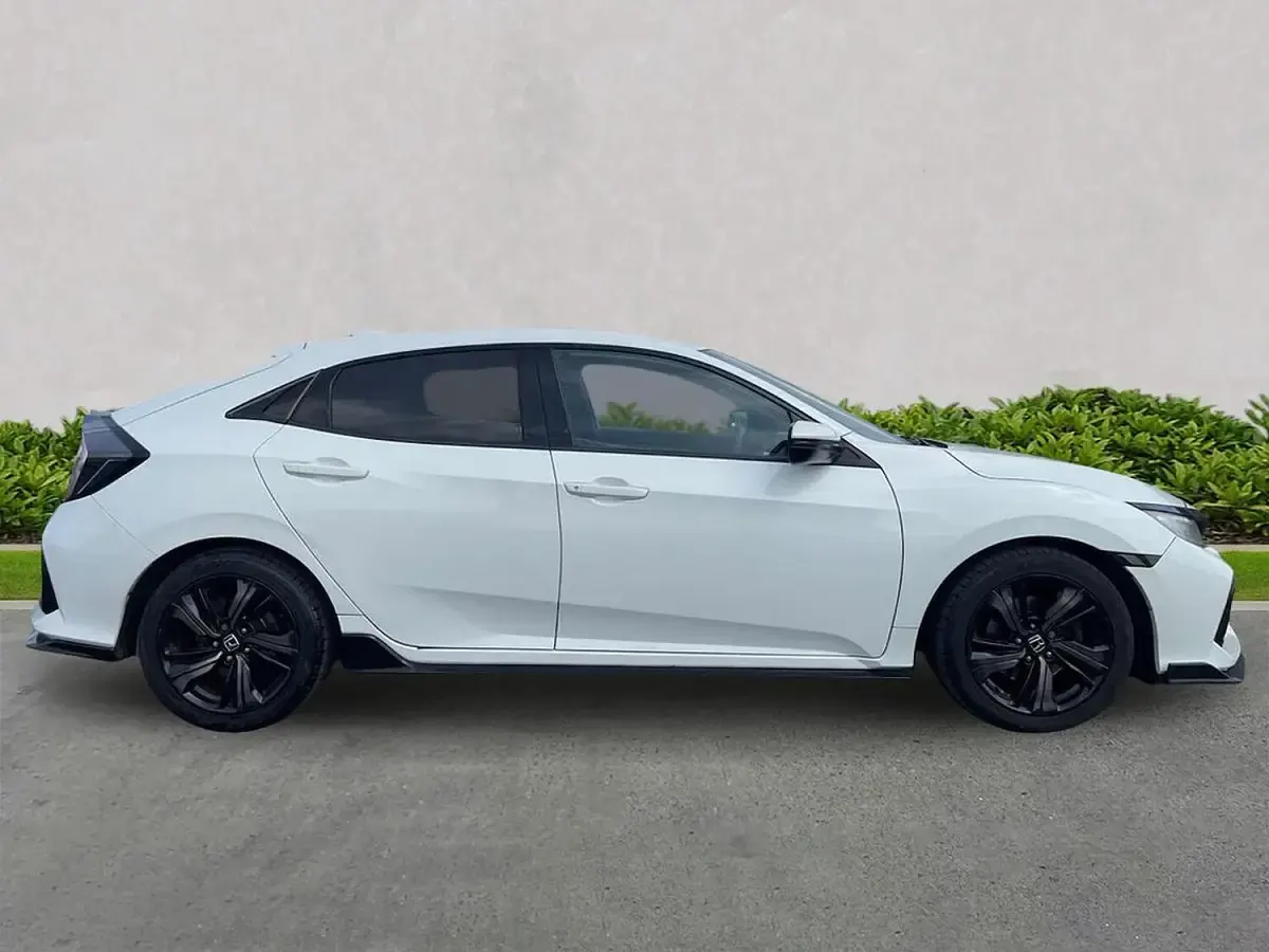 Used Honda Civic Sport 182 HP (133 kW) 2018 White Hatchback