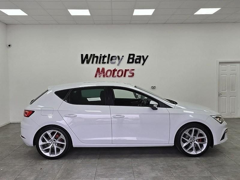 Used Seat Leon FR 125 HP (91 kW) 2018 White Hatchback