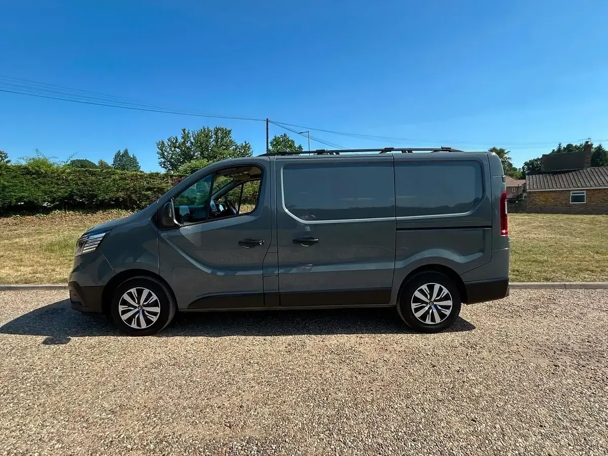 Used Renault Trafic Business 2022 Grey MPV