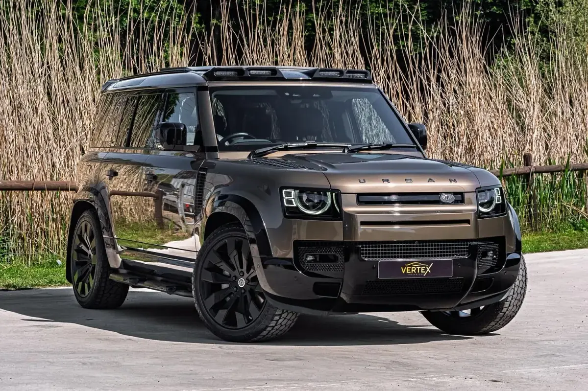 Used Land Rover Defender S 400 HP (294 kW) 2022 Brown SUV