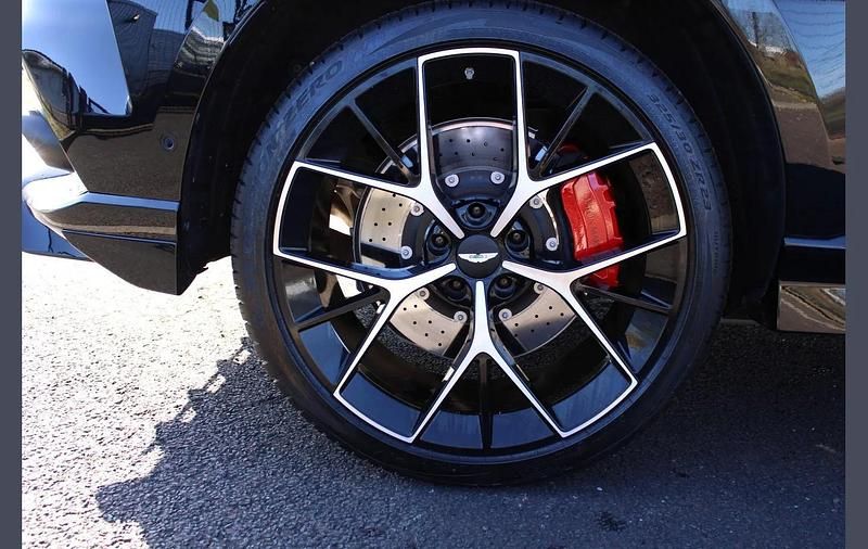 Used Aston Martin DBX 707 697 HP (512 kW) 2025 Black SUV