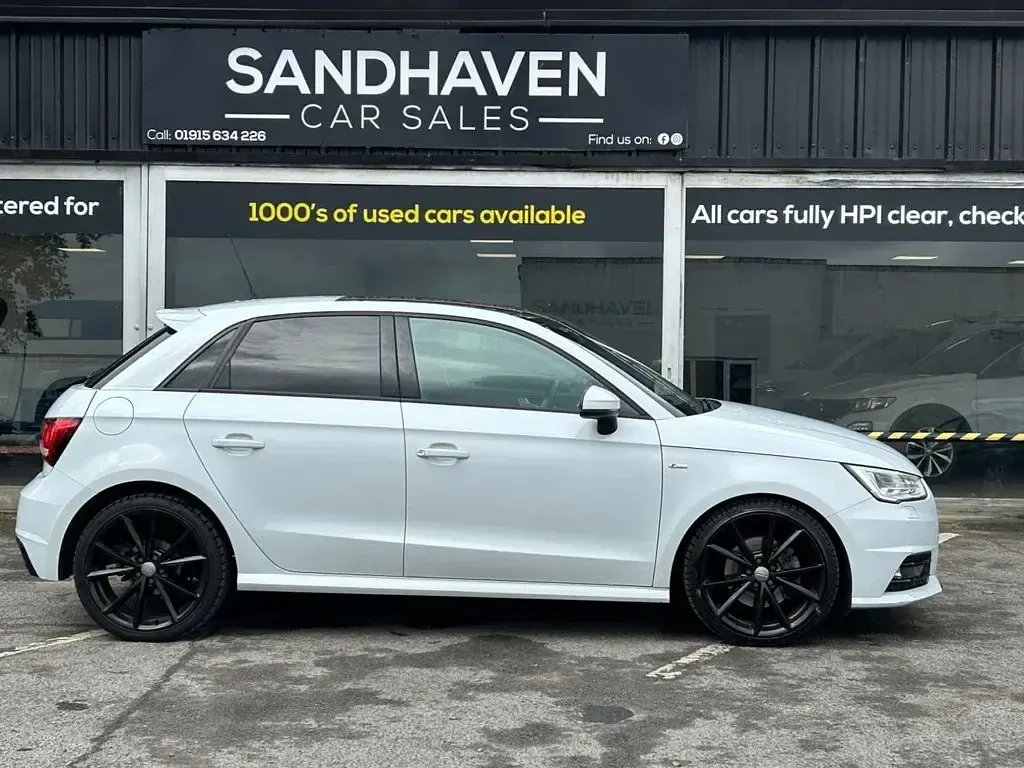 Used Audi A1 Sportback Black Edition 150 HP (110 kW) 2017 White Hatchback