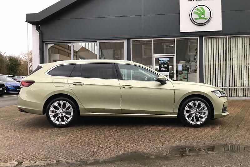 Used Skoda Superb 2024 Green Estate