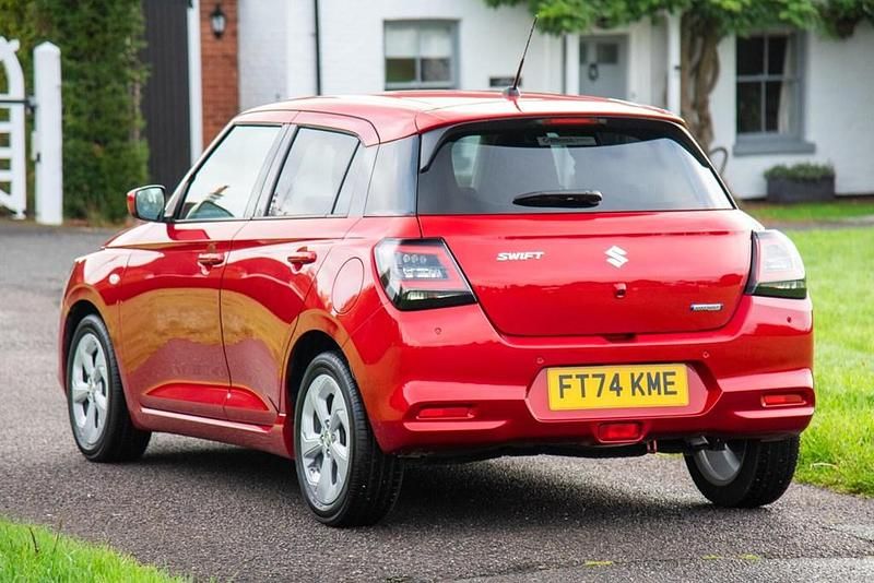 Usado Suzuki Swift 2025 Vermelho Citadino