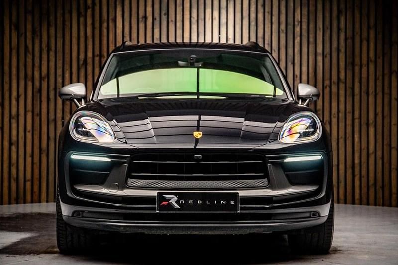 Used Porsche Macan 265 HP (194 kW) 2022 Black SUV