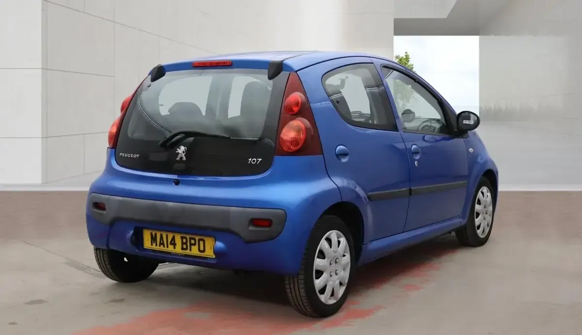 Begagnad Peugeot 107 Active 68 HK (50 kW) 2014 Blå Halvkombi