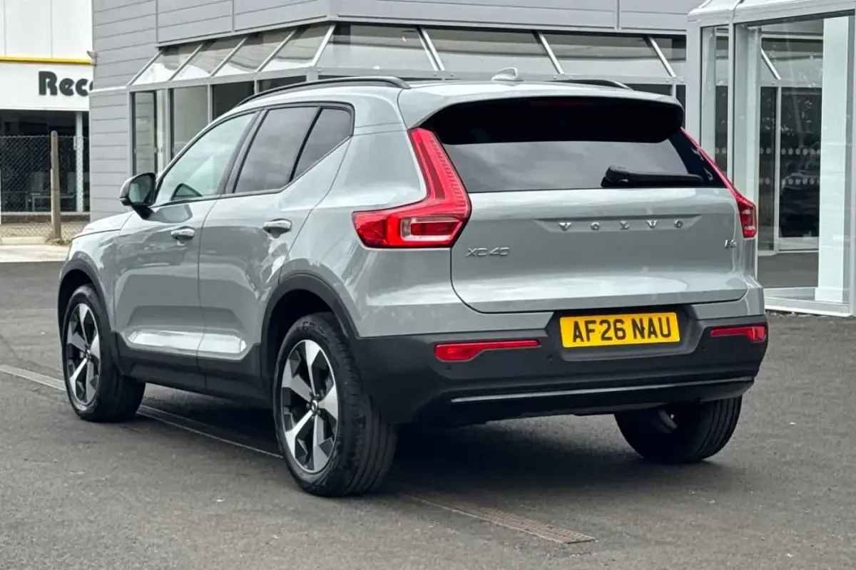 Used Volvo XC40 Plus 163 HP (119 kW) 2026 Grey SUV
