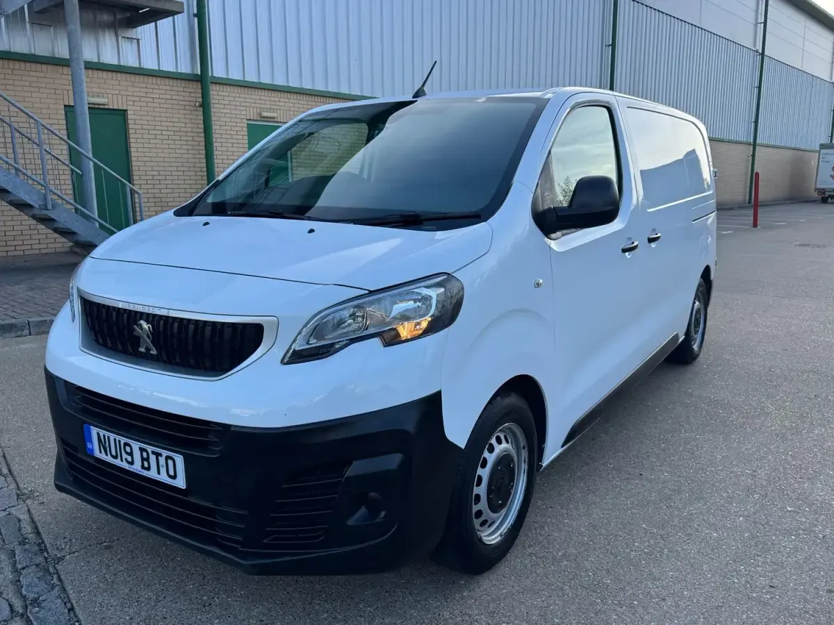 Second-hand Peugeot Expert 2019 Alb Van