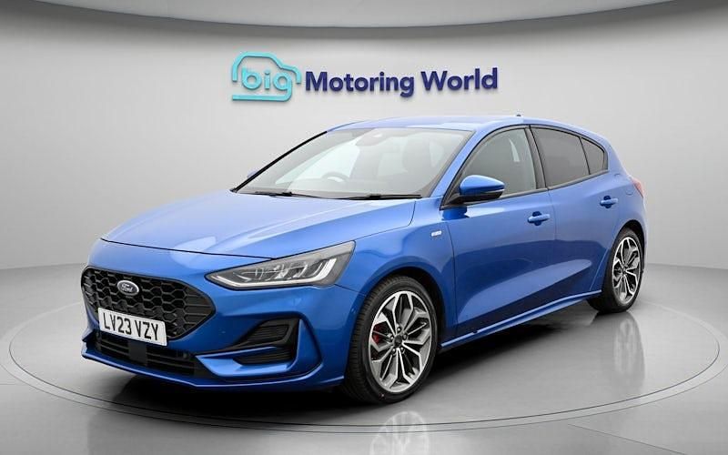 Second-hand Ford Focus ST-Line X 125 CP (91 kW) 2023 Albastru Hatchback