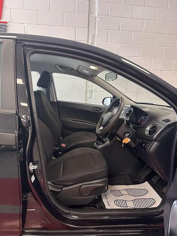 Used Hyundai i10 SE 87 HP (63 kW) 2018 Black Hatchback