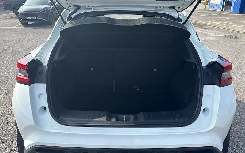 Used Nissan Juke Acenta 114 HP (83 kW) 2023 White SUV