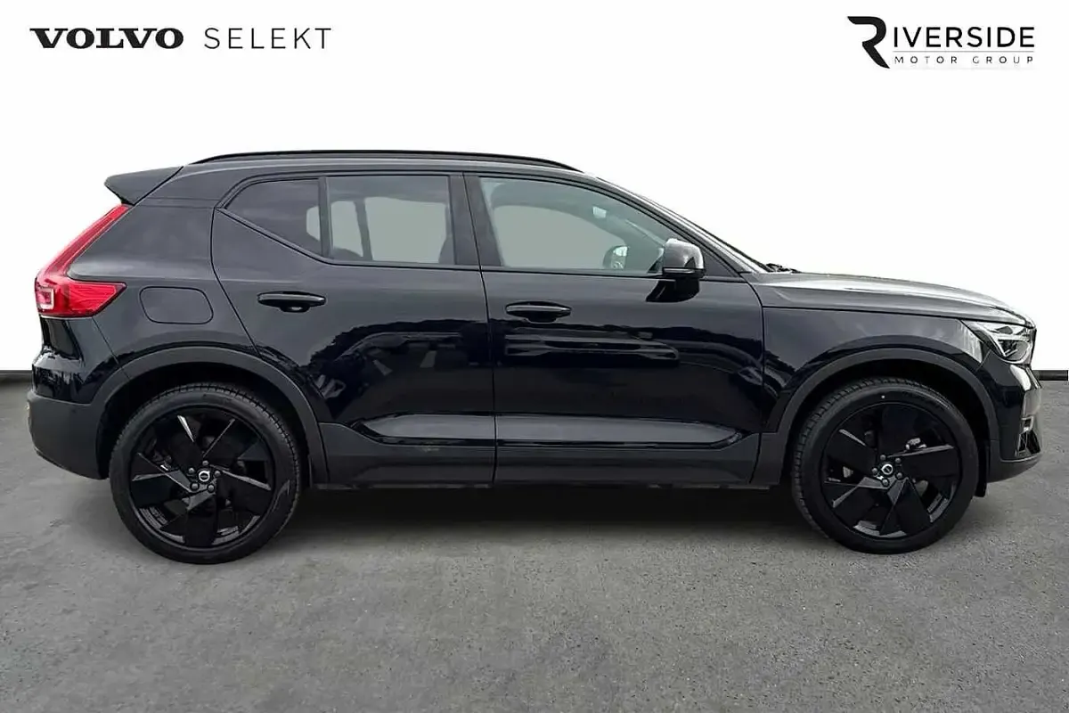 Used Volvo XC40 Ultra 163 HP (119 kW) 2025 Onyx black SUV
