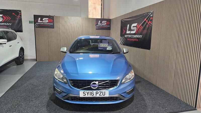 Usado Volvo S60 R-Design 2016 Azul Berlina