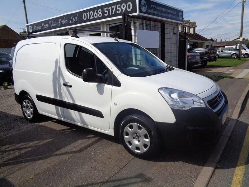 White Used 2015 Peugeot Partner S MPV | £4,395 (Fair price) - Image 1/4