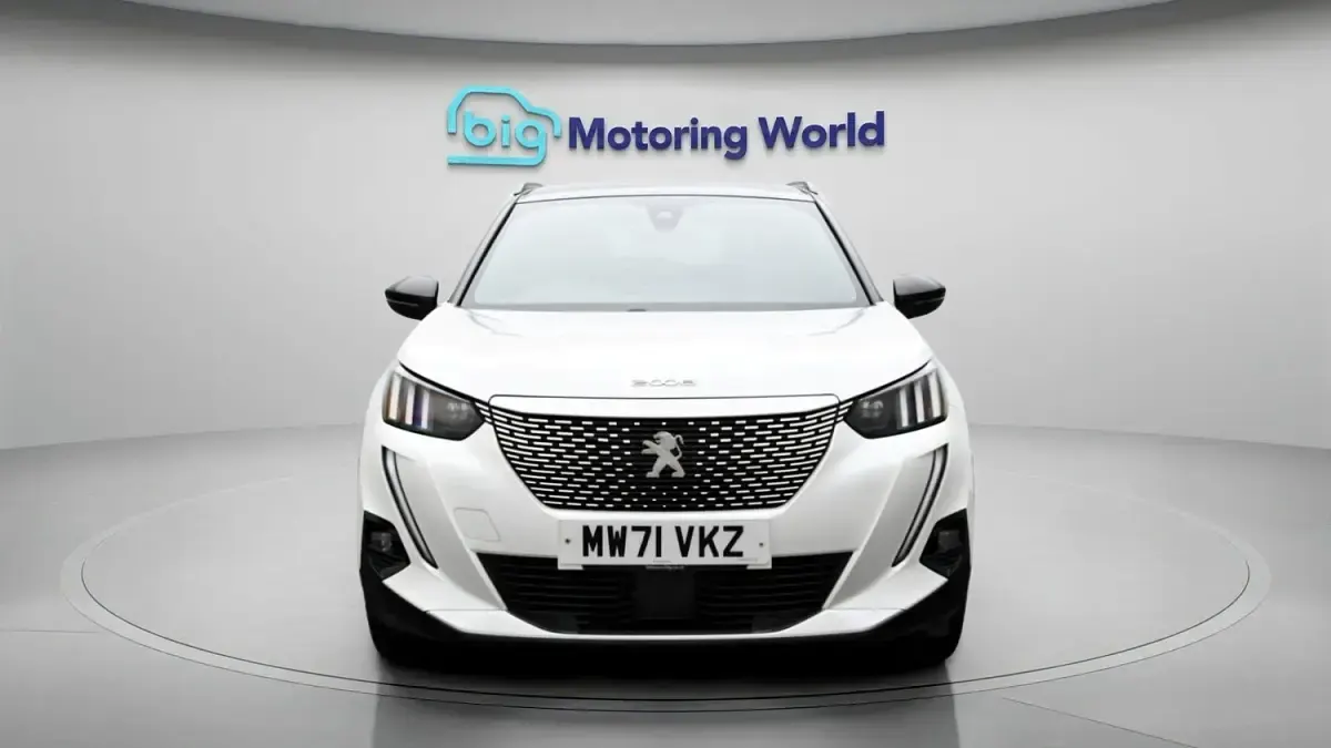 Używany Peugeot e-2008 GT 98 kW (134 KM) 2021 Biały SUV